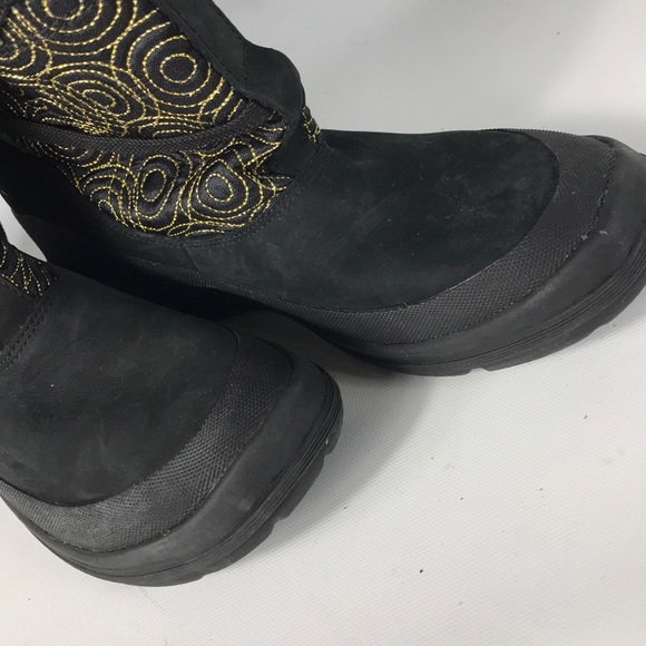 Timberland black and gold warm fur boots size 7 M - Picture 6 of 6